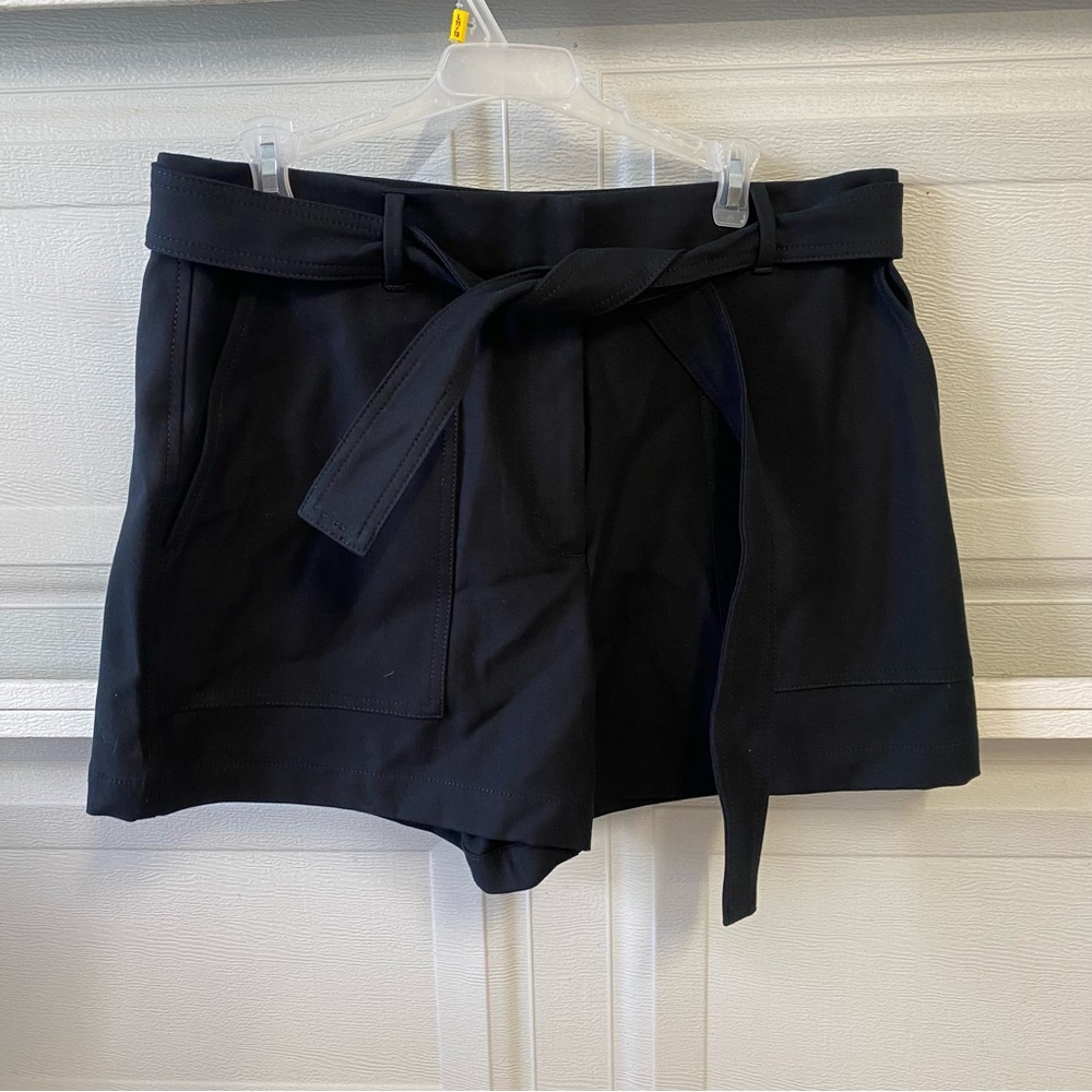 NWOT ANN TAYLOR SHORTS - 12